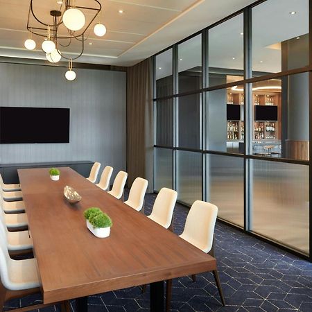מלון Courtyard By Marriott Calgary Airport מראה חיצוני תמונה