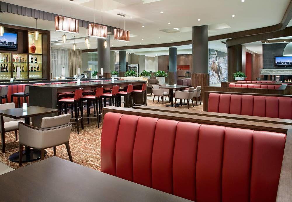 מלון Courtyard By Marriott Calgary Airport מראה חיצוני תמונה