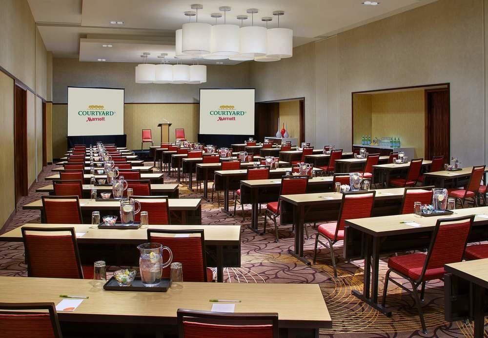 מלון Courtyard By Marriott Calgary Airport מראה חיצוני תמונה