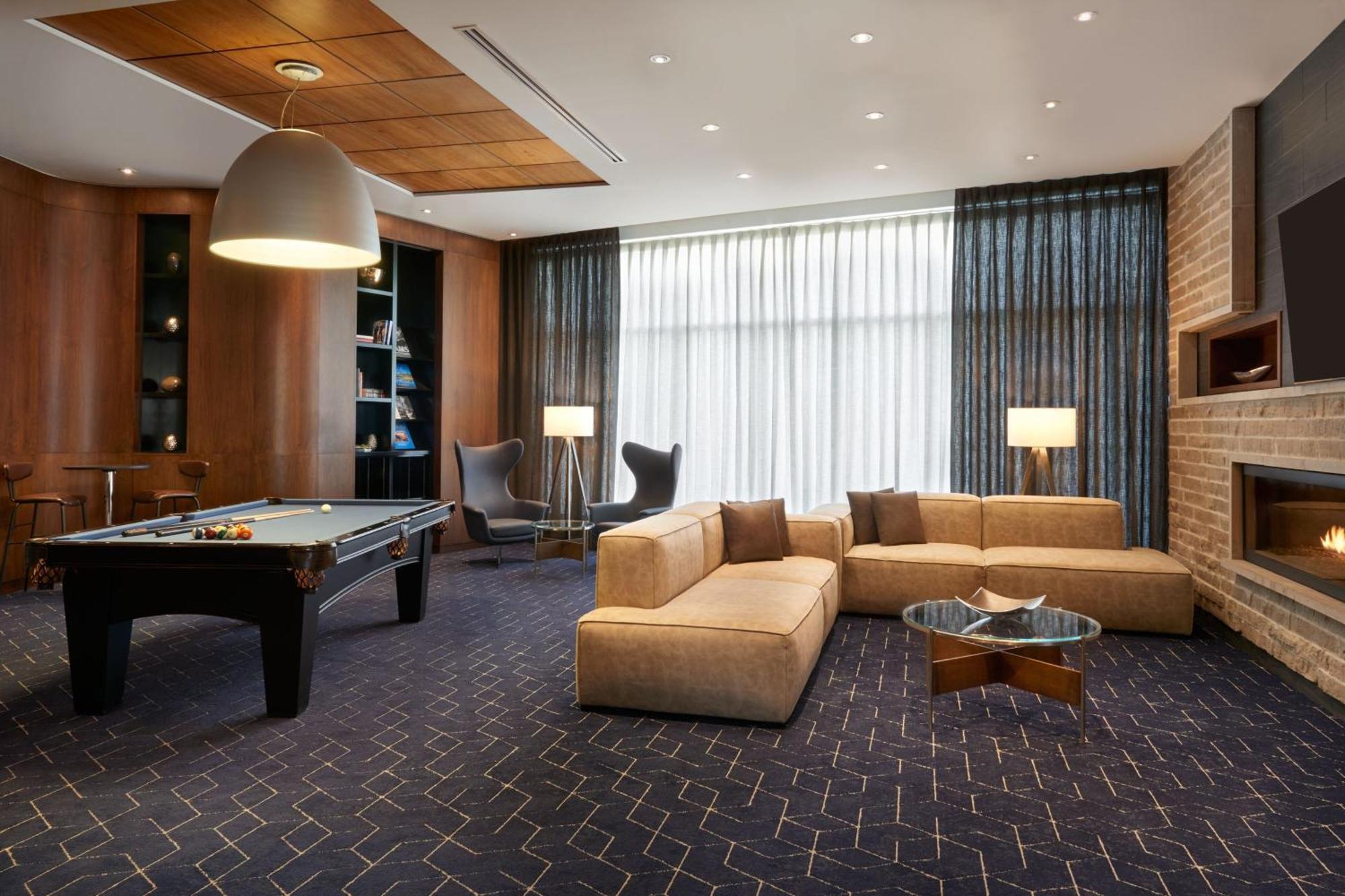 מלון Courtyard By Marriott Calgary Airport מראה חיצוני תמונה