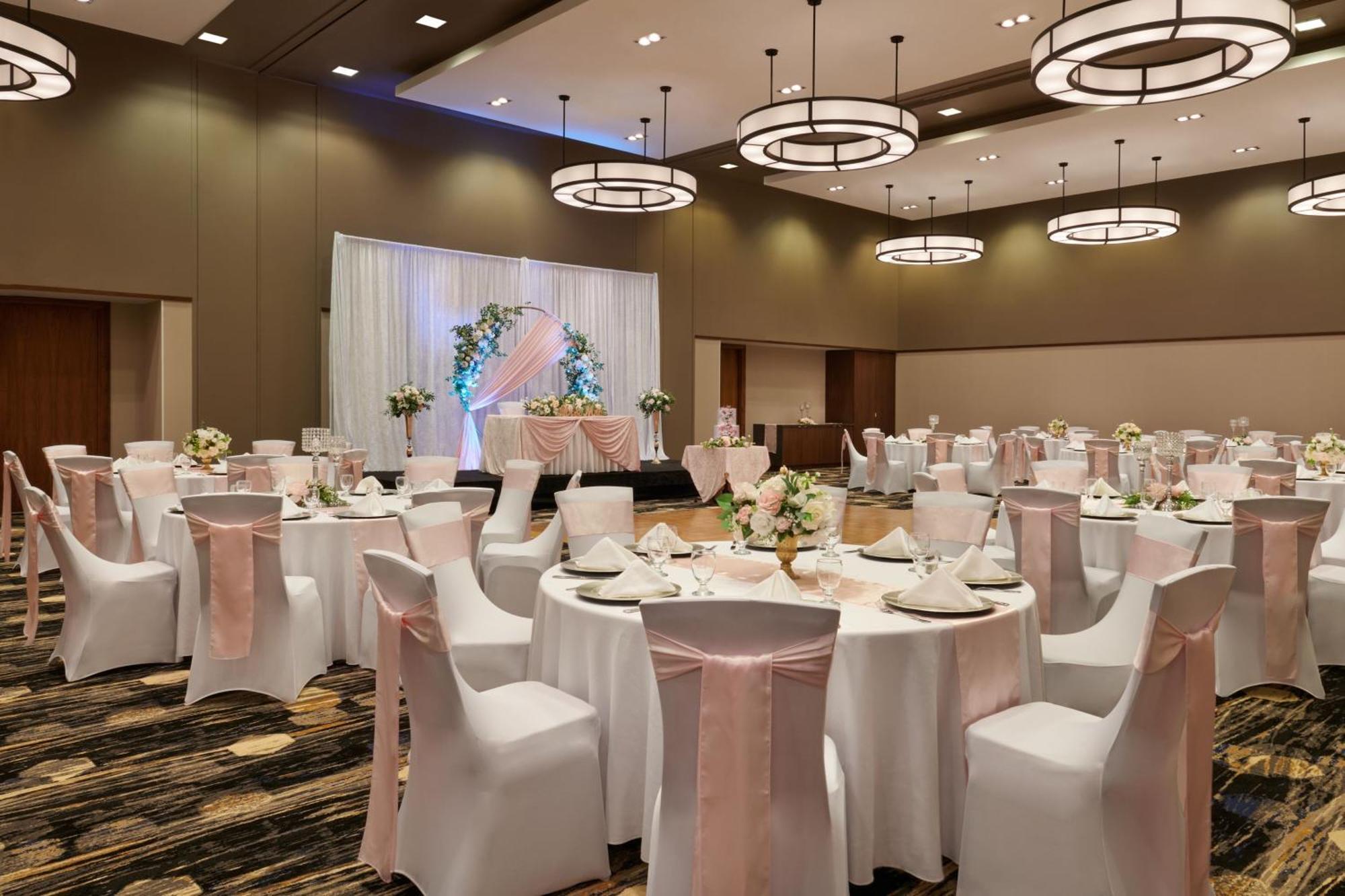 מלון Courtyard By Marriott Calgary Airport מראה חיצוני תמונה