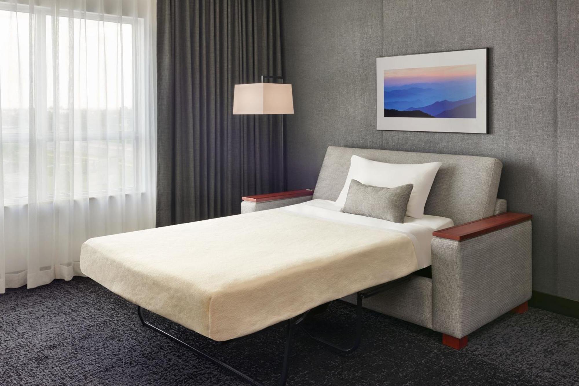 מלון Courtyard By Marriott Calgary Airport מראה חיצוני תמונה