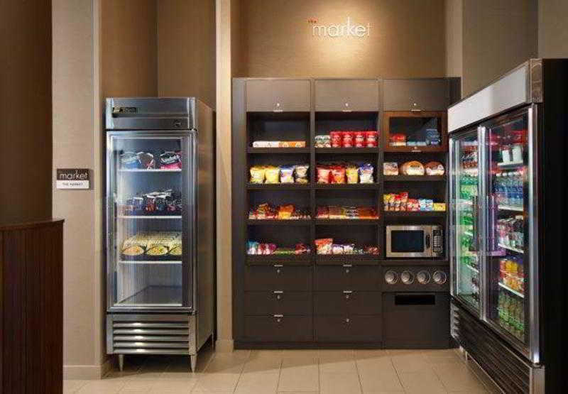 מלון Courtyard By Marriott Calgary Airport מראה חיצוני תמונה